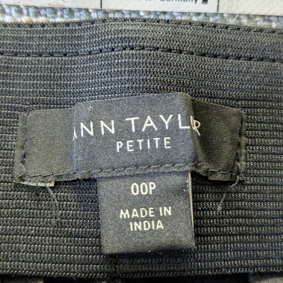 Ann Taylor Petite High Waist Side Zip Pintuck Pants Black 00P - Picture 4 of 15